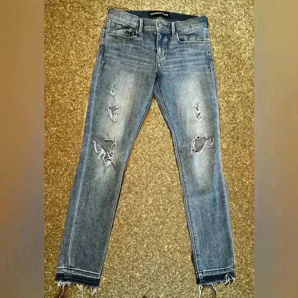 Express Women's Size 6 Cropped Legging Mid Rise Distressed Jeans (0146)